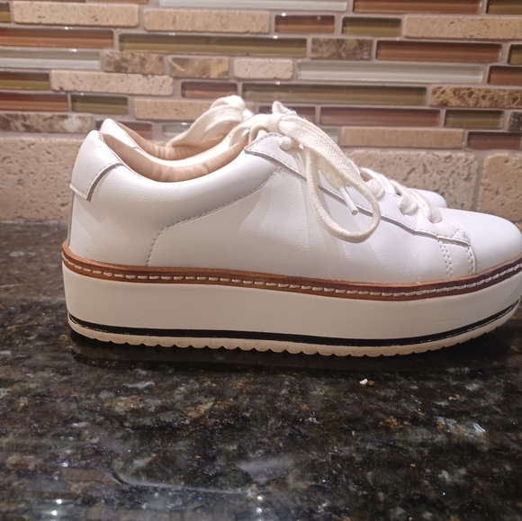 Chelsea u0026 Violet | Shoes | Leather Platform Lace Up Sneakers Minie |  Poshmark